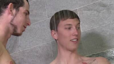 Shower Competition on GotPorn - boyfriendtv.com