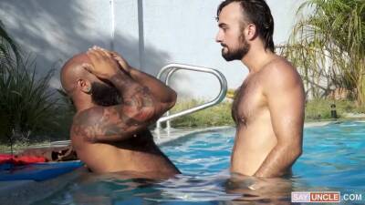 Mason Lear plus Leo Forte flirt - boyfriendtv.com