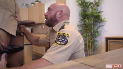 Cops Fuck - boyfriendtv.com