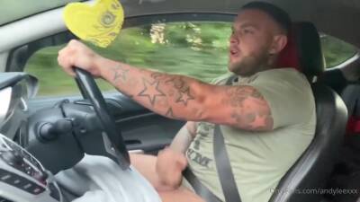 Muscle masturbatin in car - boyfriendtv.com