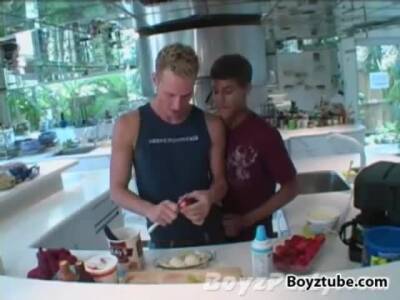 Aaron Amstrong es Follado por su novio rubio - boyfriendtv.com