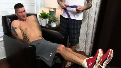 Teen boys sexy foot gay porno Johnny Foot Fucks Caleb - drtuber.com