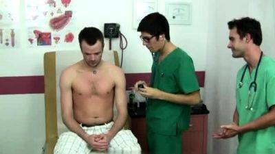 Gay guys get naked at doctors office The great doctor - drtuber.com