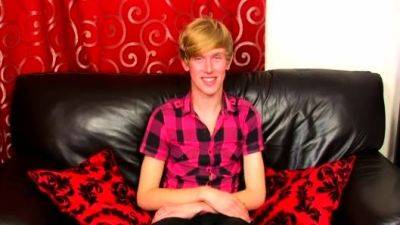 Young nude male emos gay 18 year old Austin Ellis is a - drtuber.com