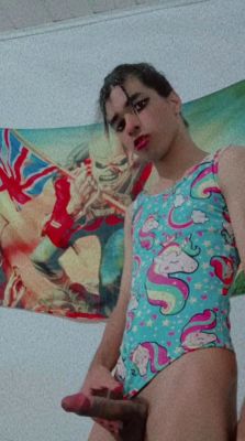Bicha gay travesti brincando com a pica - Menina trans - drtvid.com